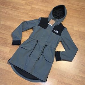 NWT The North Face - Metroview Trench, XS